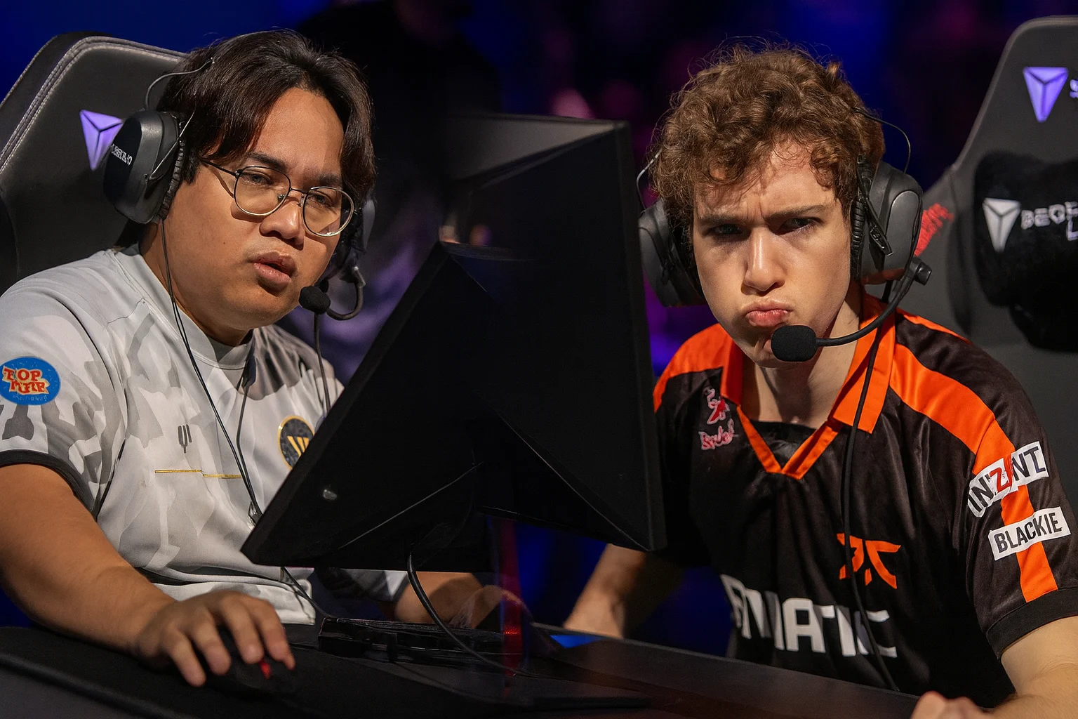 Pertarungan intens antara RRQ dan Fnatic dalam VALORANT Champions Paris, dengan Fnatic meraih kemenangan 2-0.